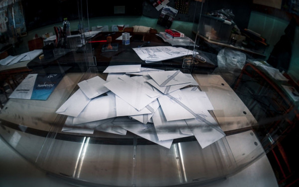 Ανατροπές στις Περιφέρειες: Πού κερδίζουν οι «αντάρτες» της ΝΔ, πού δίνεται μάχη ψήφο - ψήφο