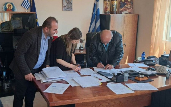 Έπεσαν οι υπογραφές για την έναρξη των εργασιών στο τεχνικό έργο της Ασσήρου