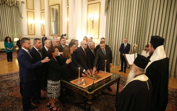 Ορκίστηκε η υπηρεσιακή κυβέρνηση - Οι πρώτες δηλώσεις των νέων υπουργών (βίντεο, φωτ.)