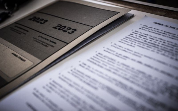 Πανελλαδικές: Εκτιμήσεις για τα πάνω-κάτω των βάσεων