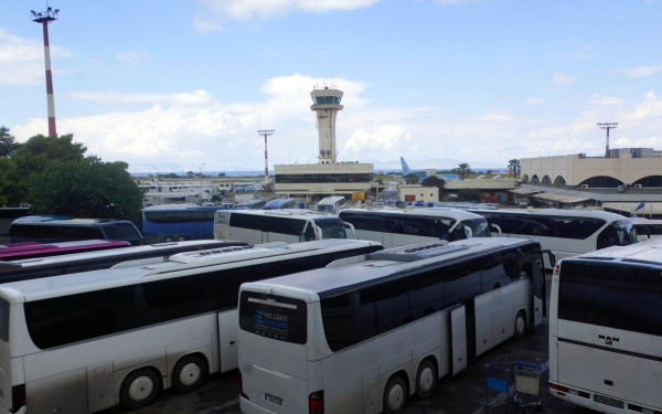 Ρόδος: Πέθανε στο αεροδρόμιο τουρίστρια από τη Νορβηγία