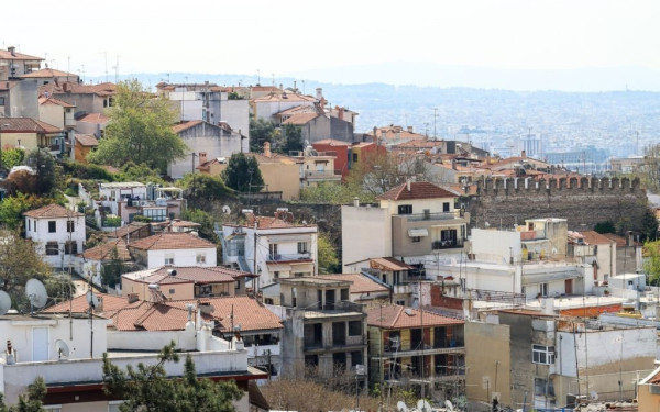 Δήμος Νεάπολης Συκεών: Στεγάζεται σε σπίτι η πρώτη οικογένεια μέσω του προγράμματος «Κάλυψη» (φωτ.)