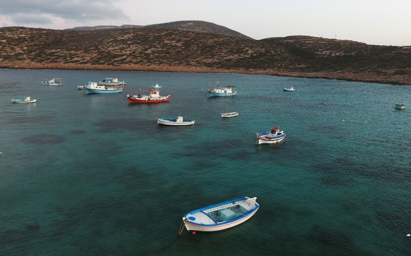 Ψαράδες ανέλαβαν την ευθύνη να αναγεννηθεί η θάλασσα της Αμοργού