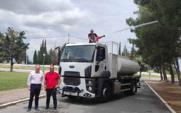 Νέο υπερσύγχρονο υδροφόρο - πυροσβεστικό όχημα παρέλαβε ο Δήμος Χαλκηδόνος (βίντεο, φωτ.)