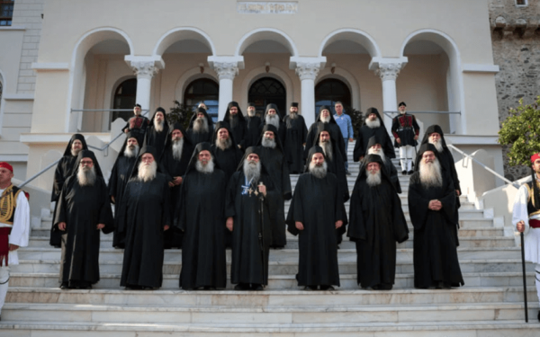 Άγιο Όρος: Αλλαγή της Ιεράς Επιστασίας αύριο - Την Ιβηρίτικη Επιστασία θα διαδεχθεί η Χιλανδαρινή