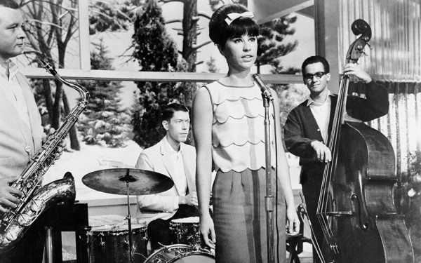  Άστρουντ Ζιλμπέρτο: Έφυγε από τη ζωή το «Κορίτσι από την Ιπανέμα» και σταρ της μπόσα νόβα