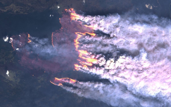 Εκτός ελέγχου οι δασικές πυρκαγιές στον Καναδά - Καπνοί κάλυψαν τη δυτική χώρα (βίντεο)