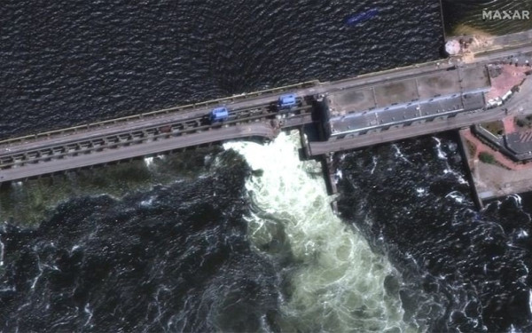 Ουκρανία: Οι Ρώσοι ανατίναξαν το φράγμα Καχόβκα