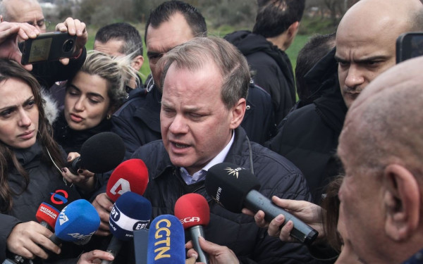 ΣΥΡΙΖΑ: Ο Κ. Καραμανλής επιβεβαίωσε σήμερα ότι η παραίτησή του έγινε απλά για να κουκουλωθεί η ασυγκράτητη έπαρση και υπεροψία του