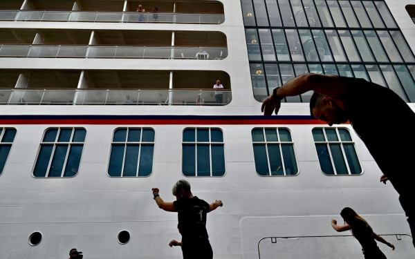 Ερώτηση στο Ευρωκοινοβούλιο για το «φαραωνικό» έργο κατασκευής προβλητών στο λιμάνι του Πειραιά