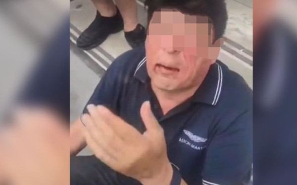 «Είχε στείλει μήνυμα σε άλλο κοριτσάκι»: Νέες αποκαλύψεις για τη δράση του 63χρονου στην Ομόνοια από τον πατέρα της ανήλικης (βίντεο)