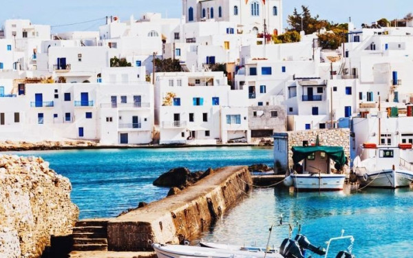 Ανοδικά κινούνται οι αφίξεις τουριστών στην Πάρο - Πάνω από 80.000 επισκέπτες τον Μάιο 