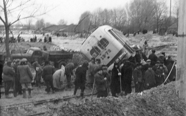 Ουκρανία: Το χρονικό μιας κατάρρευσης φράγματος στον Δνείπερο που έρχεται από το παρελθόν