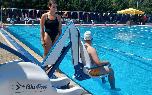Χαλκηδόνα: Προσβάσιμο σε ΑμΕΑ και ηλικιωμένους το Δημοτικό Κολυμβητήριο στα Κουφάλια (φωτ.)