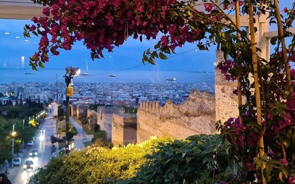 Θεσσαλονίκη - Anopolis Festival: Μαγικές μουσικές βραδιές στα στενά και τις πλατείες της Άνω Πόλης