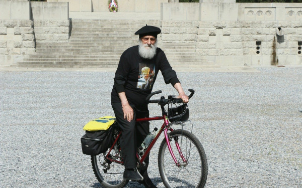 Από τη Θεσσαλονίκη στο Βελιγράδι ποδηλάτης ετών 78 (φωτ.)