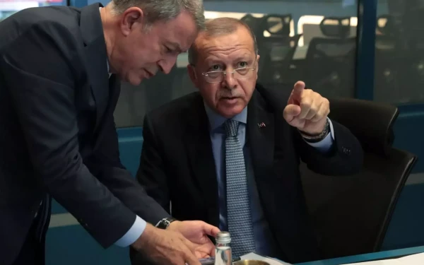 Τουρκία: «Θυμωμένος ο Ακάρ με τον Ερντογάν που δεν τον κράτησε στο υπουργείο Άμυνας»