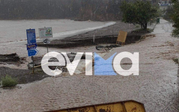 Η καταιγίδα χτυπάει ανελέητα την Εύβοια (βίντεο)