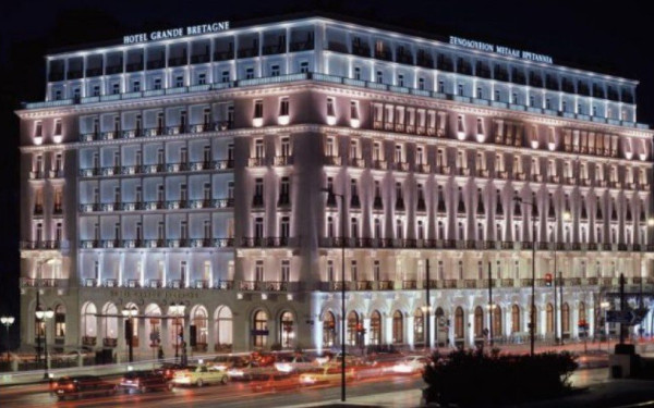 Η ΛΑΜΨΑ επιβραβεύει τους υπαλλήλους των ξενοδοχείων της με 1,3 εκατ. ευρώ