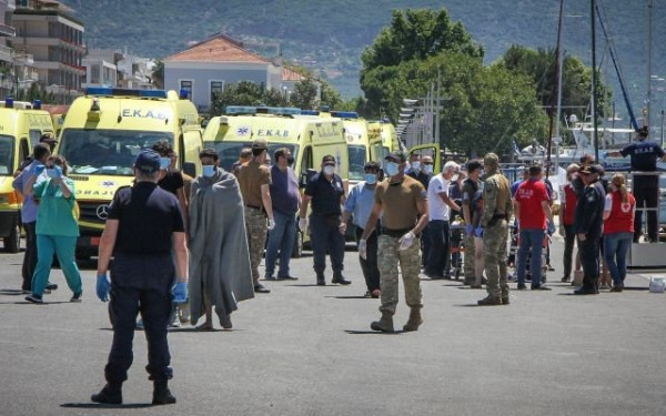 Ναυάγιο στην Πύλο: Συγγενείς των μεταναστών φτάνουν στην Καλαμάτα αναζητώντας τους ανθρώπους τους (βίντεο)