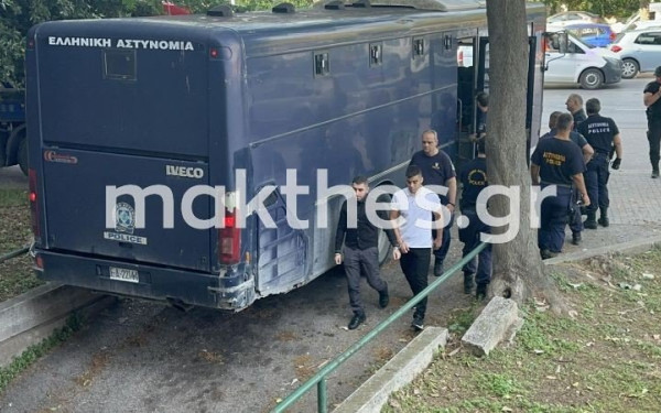 Δίκη για δολοφονία Άλκη: Έφτασαν στο δικαστήριο οι «12» (βίντεο, φωτ.)