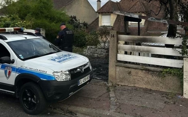 Γαλλία: Σε σπίτι δημάρχου «μπούκαραν» οι διαδηλωτές - Στο νοσοκομείο η γυναίκα και τα παιδιά του 