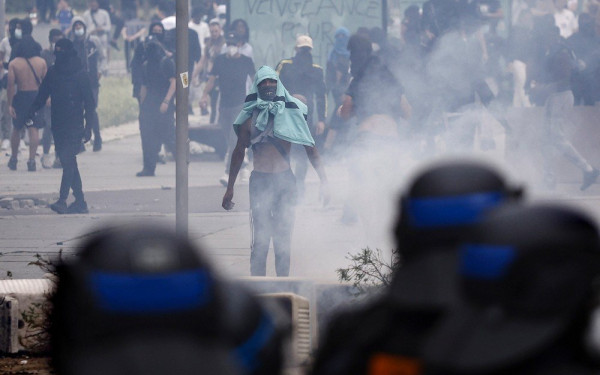 Γαλλία: Ξεπέρασαν τις 1300 οι συλλήψεις τη νύχτα