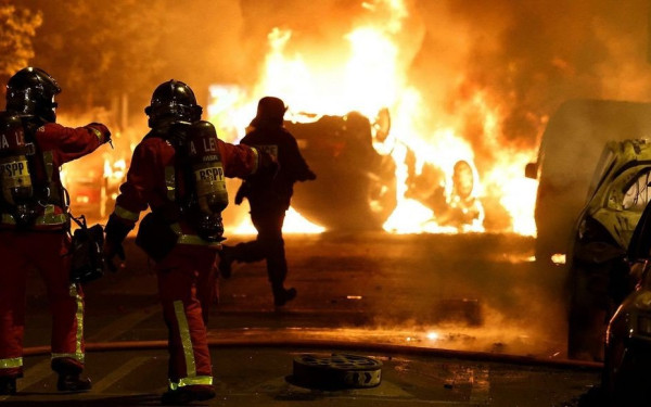 Ξεφεύγει η κατάσταση στη Γαλλία: Φυλακίστηκε 19χρονος που κάλεσε μέσω Twitter να δολοφονηθεί αστυνομικός