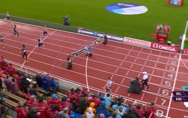 Στίβος: Αδιανόητη σκηνή στο Diamond League της Στοκχόλμης - Διαδηλωτές μπλόκαραν τον τερματισμό στα 400 μέτρα με εμπόδια (βίντεο)