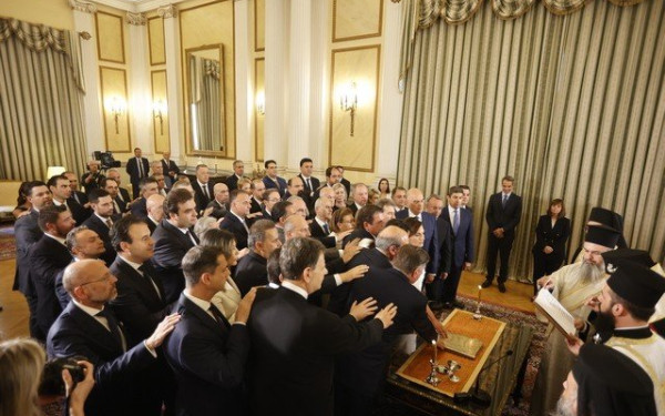 Οι προτεραιότητες και οι «καμικάζι» της κυβέρνησης Μητσοτάκη