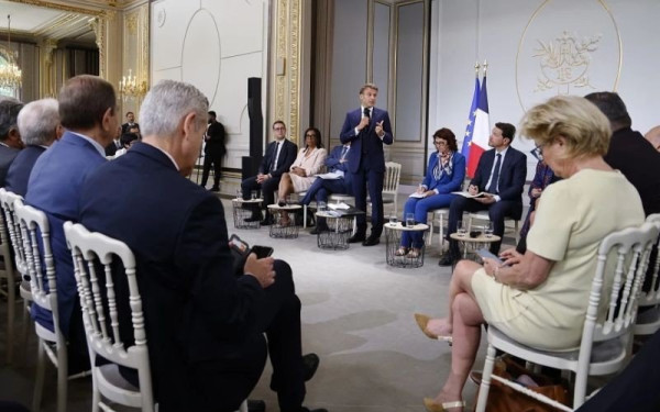 Ταραχές στη Γαλλία: Ο Μακρόν θα εξέταζε τη διακοπή της πρόσβασης σε ιστότοπους κοινωνικής δικτύωσης