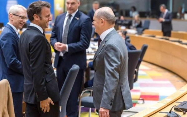 Σύνοδος Κορυφής: Απειλούν με «αδιέξοδο» για το μεταναστευτικό Ουγγαρία και Πολωνία - 12 δισ. ευρώ στο τραπέζι