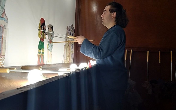 Ο Καραγκιόζης μάς ταξιδεύει στον κόσμο χάρη στον Χρήστο Ιωαννίδη (φωτ.)