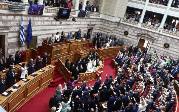 Η συγγνώμη του Καλλιάνου στους άλλους 299 της Βουλής