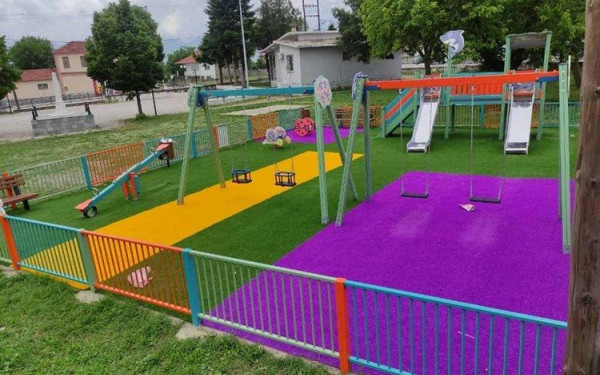 Οι νέες παιδικές χαρές της Φλώρινας - Δείτε φωτογραφίες