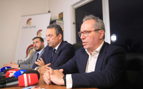 «Ψάχνουν» τις σχέσεις του κόμματος Σπαρτιάτες με τον Ηλία Κασιδιάρη (βίντεο)