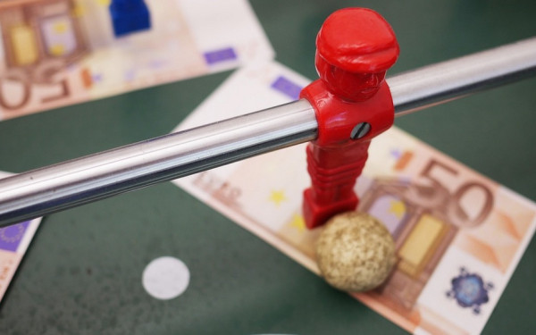 UEFA: Το «κρυφό» σχέδιο που φέρνει τα πάνω κάτω στη μεταγραφική αγορά