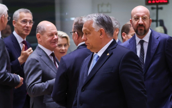 Κοντά σε συμφωνία οι Ευρωπαίοι ηγέτες για το μεταναστευτικό με τη γνωστή «συνταγή αποτυχίας»