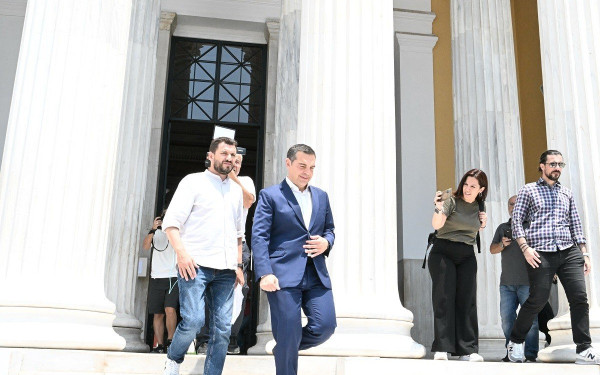 Υπέβαλε την παραίτησή του ο Αλέξης Τσίπρας από την ηγεσία του ΣΥΡΙΖΑ -  Δε θα είναι ξανά υποψήφιος (βίντεο)