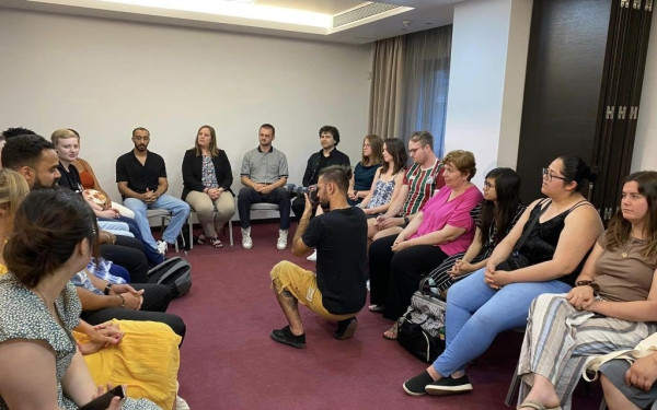 Θεσσαλονίκη: Αμερικανοί υπότροφοι είδαν το προσφυγικό και τη μετανάστευση μέσα από τη ματιά και το έργο της ΑΡΣΙΣ