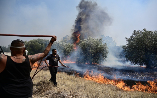 Επικοινωνία Φάμελλου-Κικίλια για τις πυρκαγιές - Στη φωτιά στον Κουβαρά ο Γ. Καραμέρος