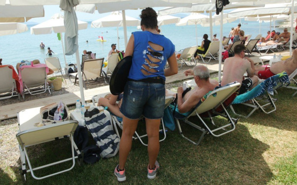 «Πάρτι» παραβάσεων της εργατικής νομοθεσίας σε επιχειρήσεις εστίασης στη Χαλκιδική