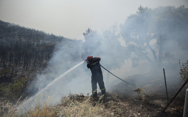 Σε εξέλιξη φωτιά στην Υλίκη Βοιωτίας 