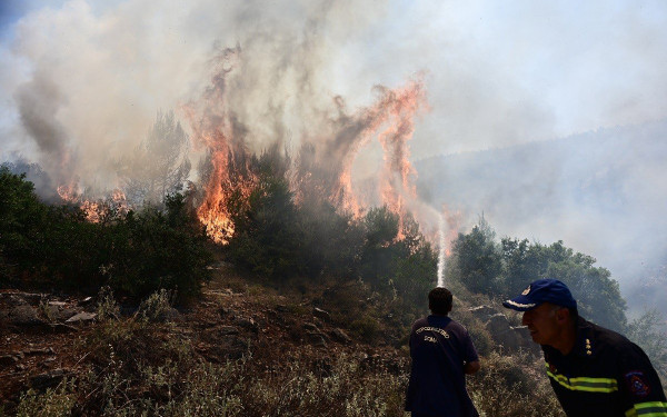 Έκτακτη ενημέρωση της Πυροσβεστικής για τα πύρινα μέτωπα - Δύσκολη η κατάσταση στα Δερβενοχώρια