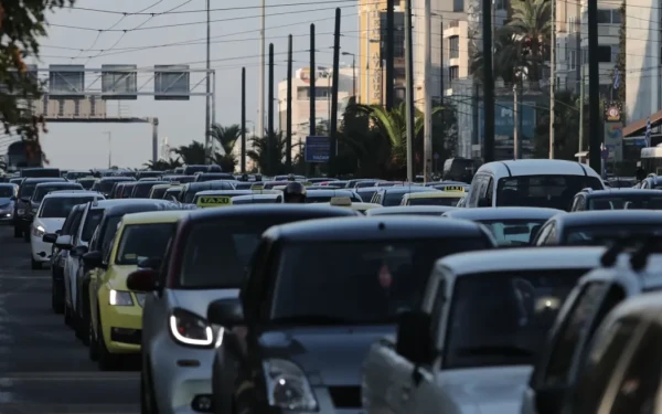 Θεσσαλονίκη: Καραμπόλα 3 ΙΧ στον Περιφερειακό - «Κόλαση» η κυκλοφορία 