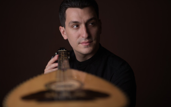 Ο υποψήφιος για Grammy λαουτίστας Βασίλης Κώστας στο Μέγαρο Μουσικής Θεσσαλονίκης 