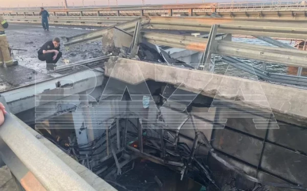 Διακόπηκε η κίνηση στη γέφυρα της Κριμαίας - Γονείς χάνουν τη ζωή τους και το παιδί τους τραυματίζεται 