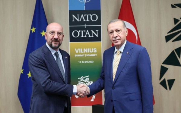 Συνάντηση Ερντογάν-Μισέλ στο Βίλνιους και μήνυμα από την Ουάσινγκτον για την ευρωπαϊκή προοπτική της Τουρκίας