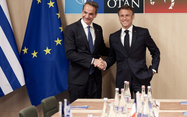 Συνάντηση Μητσοτάκη - Μακρόν τη Δευτέρα στο Μέγαρο των Ηλυσίων