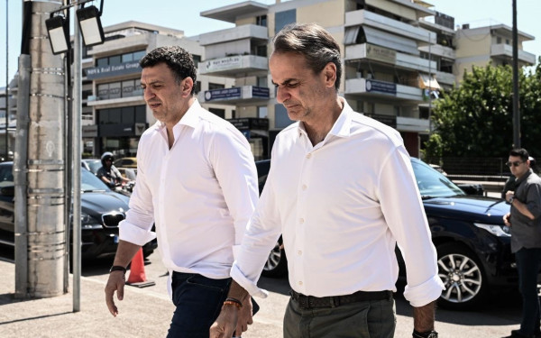 Στο Συντονιστικό Κέντρο Επιχειρήσεων ο Μητσοτάκης - Αγωνία για το νέο καύσωνα (βίντεο)